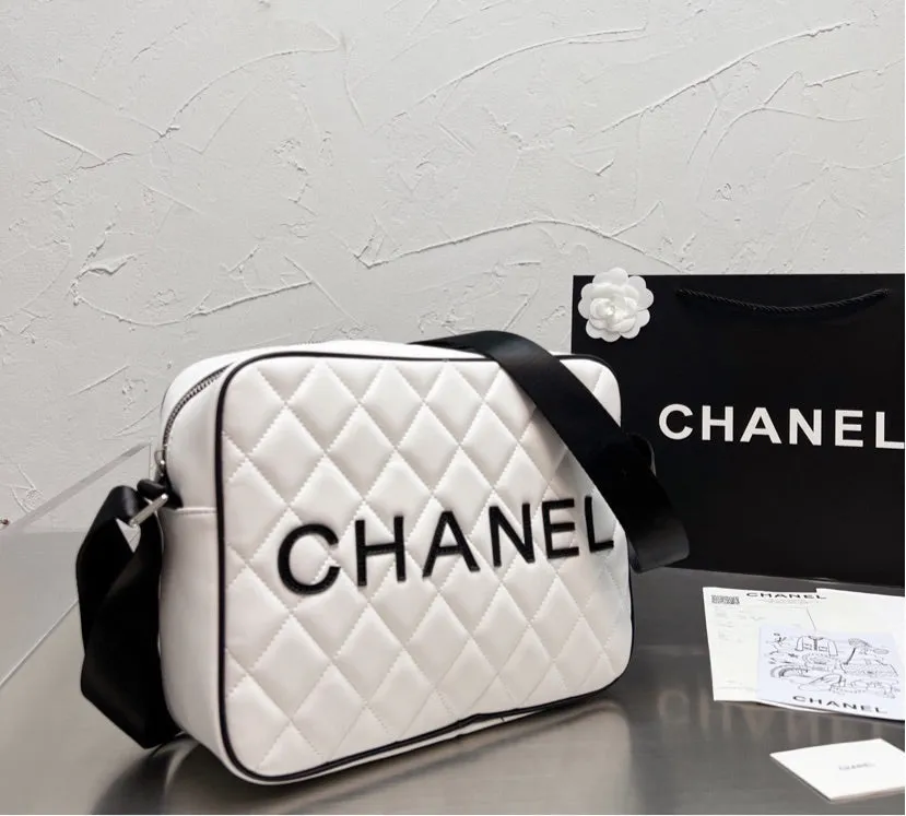 Chanel woman Shoulder bag