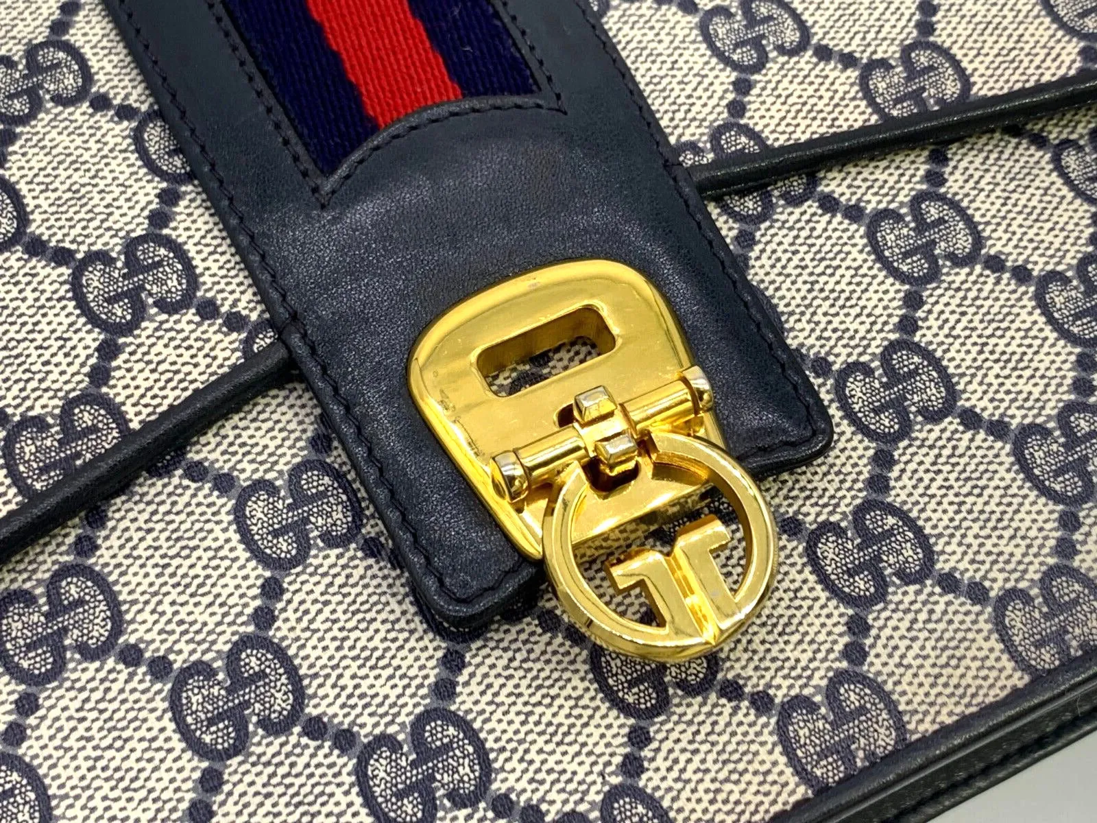 Gucci Vintage Bag Shoulder Handbag Purse