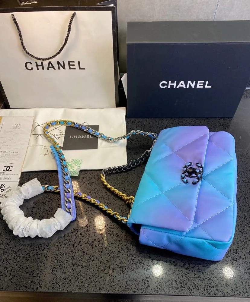 Hello summer New Chanel woman handbag