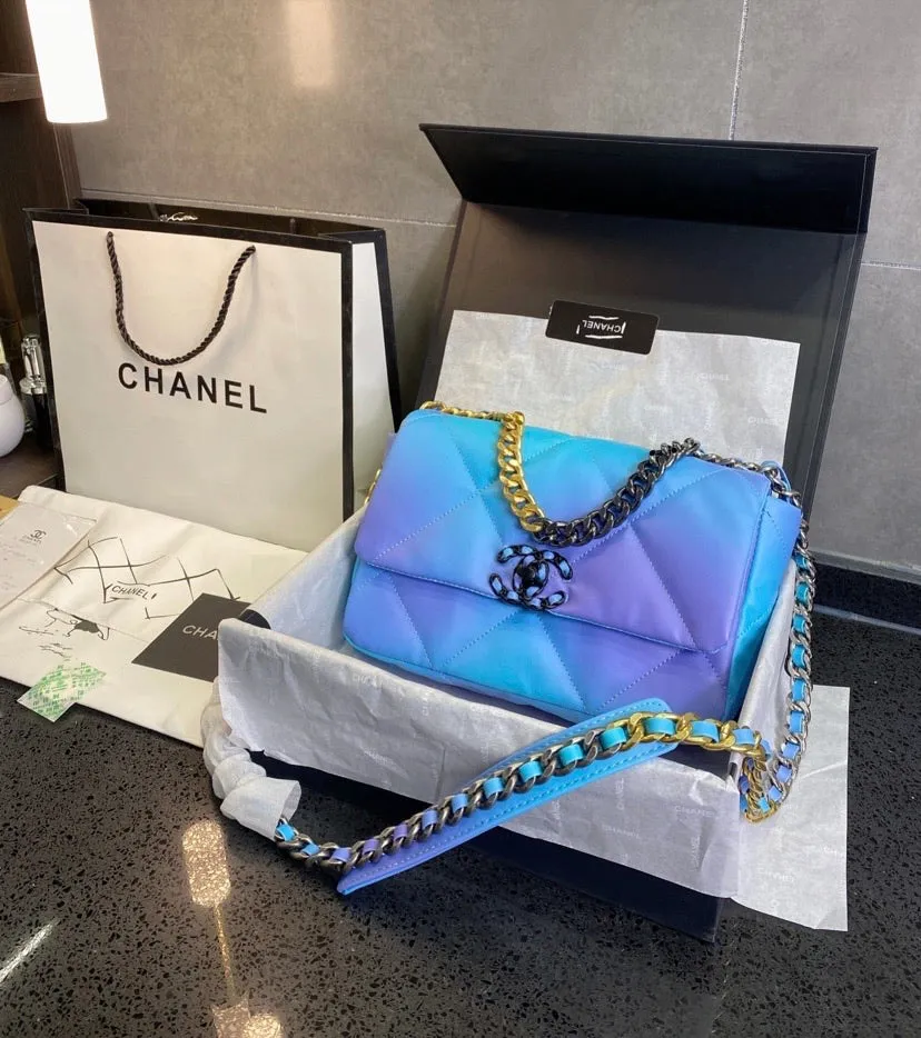 Hello summer New Chanel woman handbag