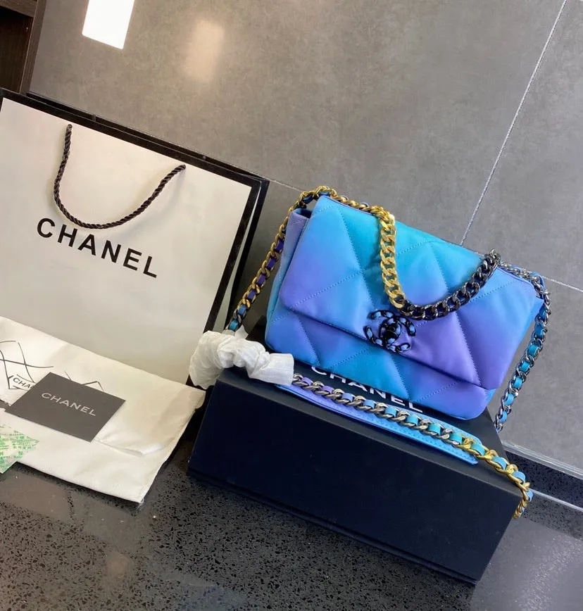 Hello summer New Chanel woman handbag