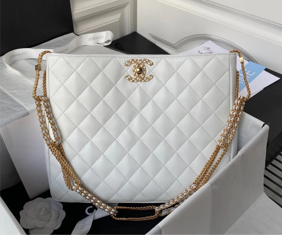 Leather Chanel new woman handbag