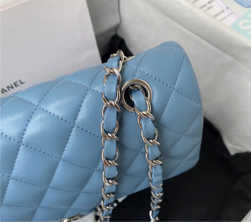 Leather woman Chanel handbag