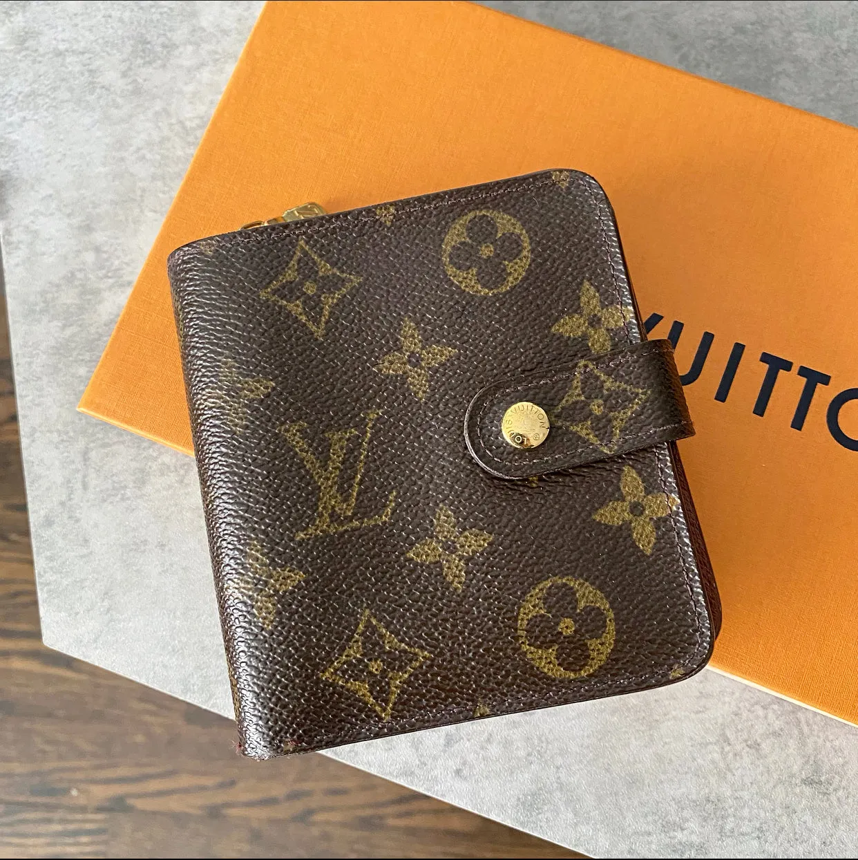 Louis Vuitton Monogram Bifold Compact Snap Wallet